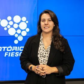 Foto com fundo Observatório do colaboradora Rafaela